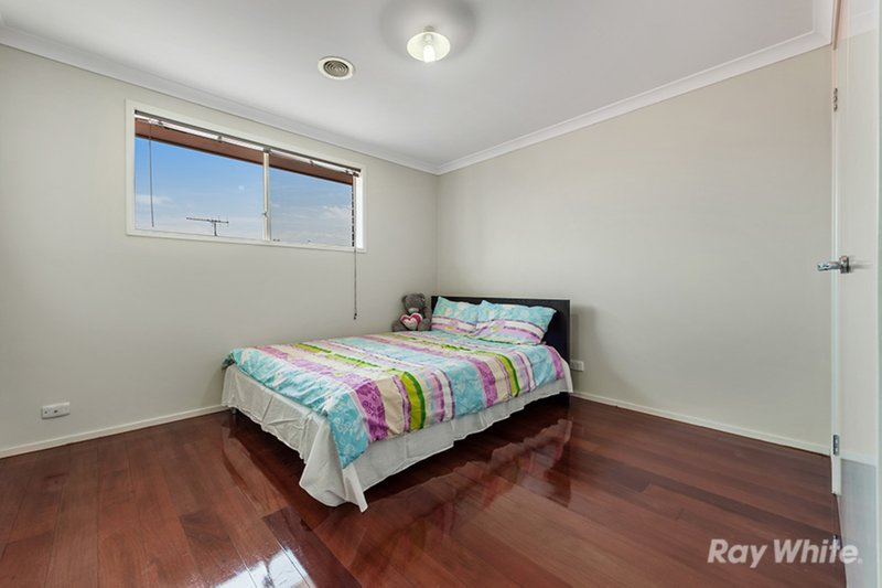 Photo - 90 Tenterfield Drive, Burnside Heights VIC 3023 - Image 10