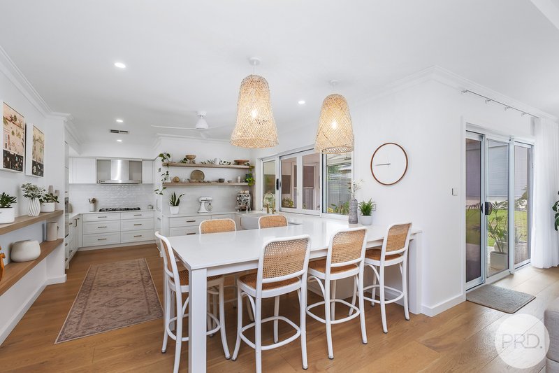 Photo - 90 Tomaree Road, Shoal Bay NSW 2315 - Image 5
