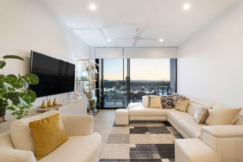 Photo - 901/256 Stanhill Drive, Surfers Paradise QLD 4217 - Image 8
