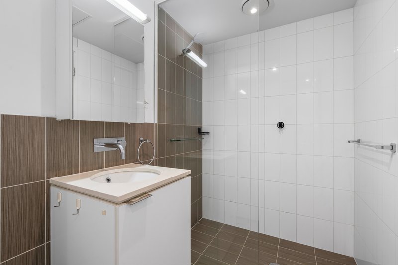 Photo - 901/50 Haig Street, Southbank VIC 3006 - Image 9