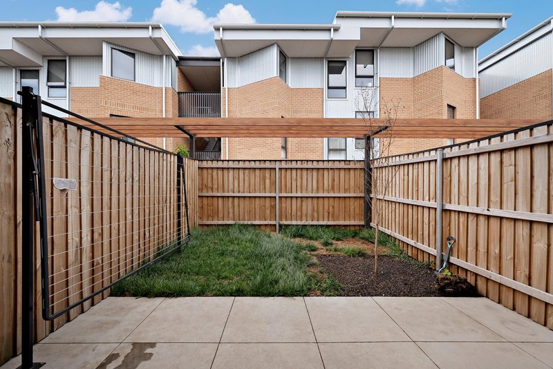 Photo - 90/2 Woodberry Avenue, Coombs ACT 2611 - Image 12