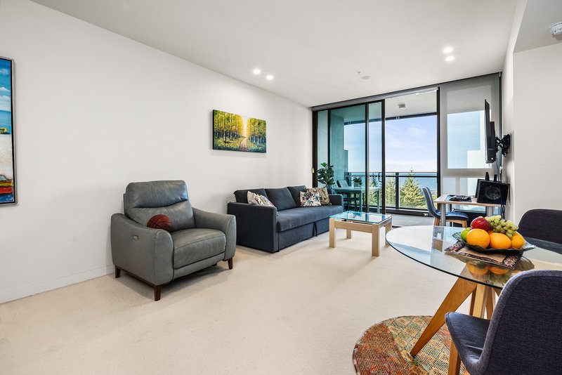 Photo - 902/12 Philip Avenue, Broadbeach QLD 4218 - Image 2