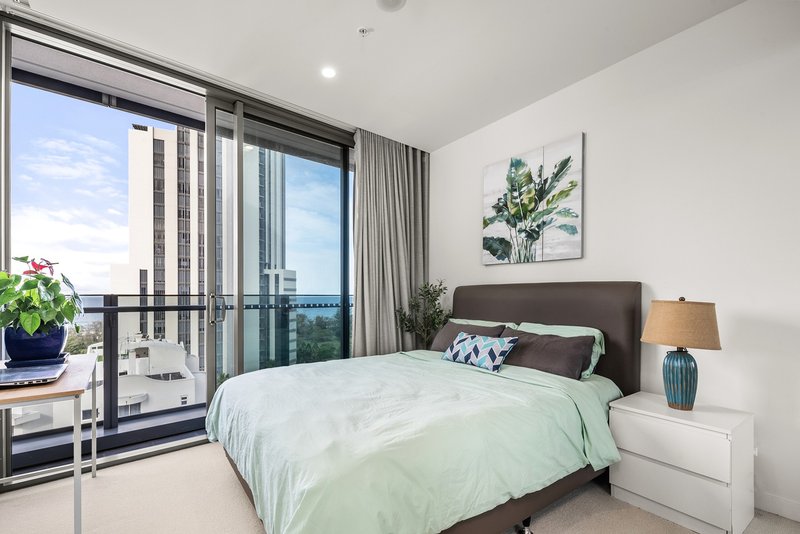 Photo - 902/12 Philip Avenue, Broadbeach QLD 4218 - Image 7