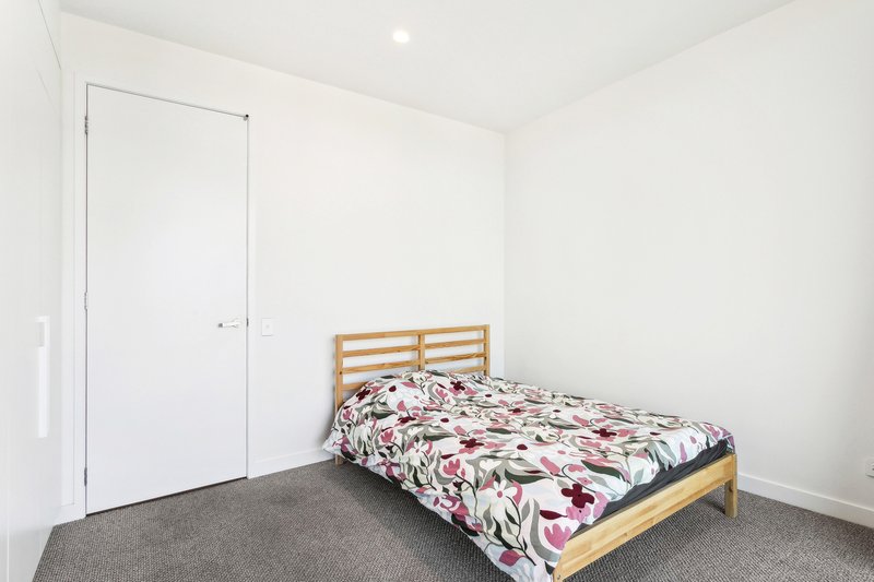 Photo - 902/17 Penny Place, Adelaide SA 5000 - Image 4