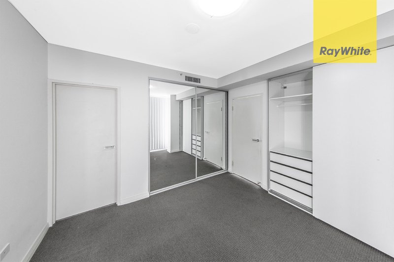 Photo - 902/29 Hunter Street, Parramatta NSW 2150 - Image 6