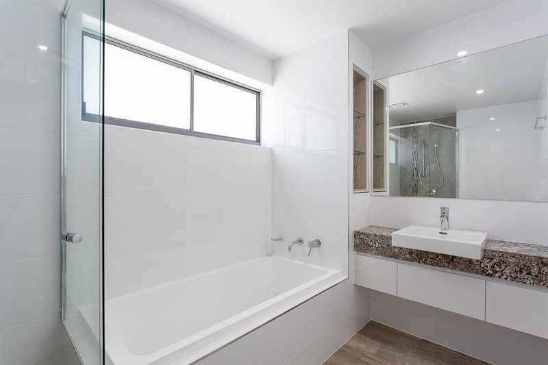 Photo - 902/4 Anderston Street, Scarborough QLD 4020 - Image 5