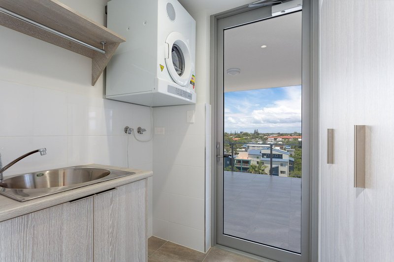 Photo - 902/4 Anderston Street, Scarborough QLD 4020 - Image 11