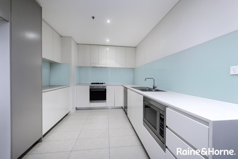 Photo - 902B/8 Bourke Street, Mascot NSW 2020 - Image 4