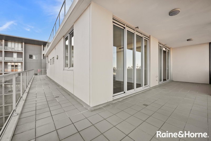 Photo - 902B/8 Bourke Street, Mascot NSW 2020 - Image 10