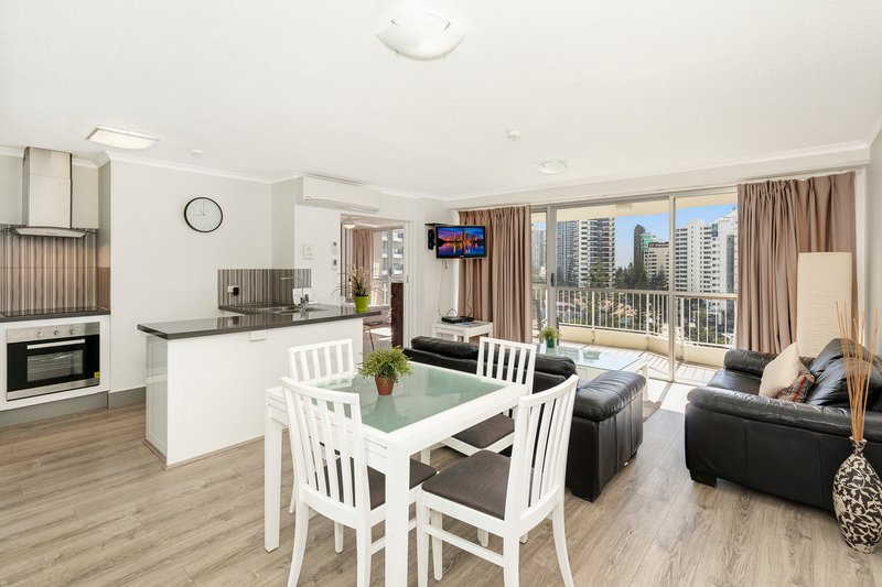 Photo - 903/10 Vista Street, Surfers Paradise QLD 4217 - Image 3