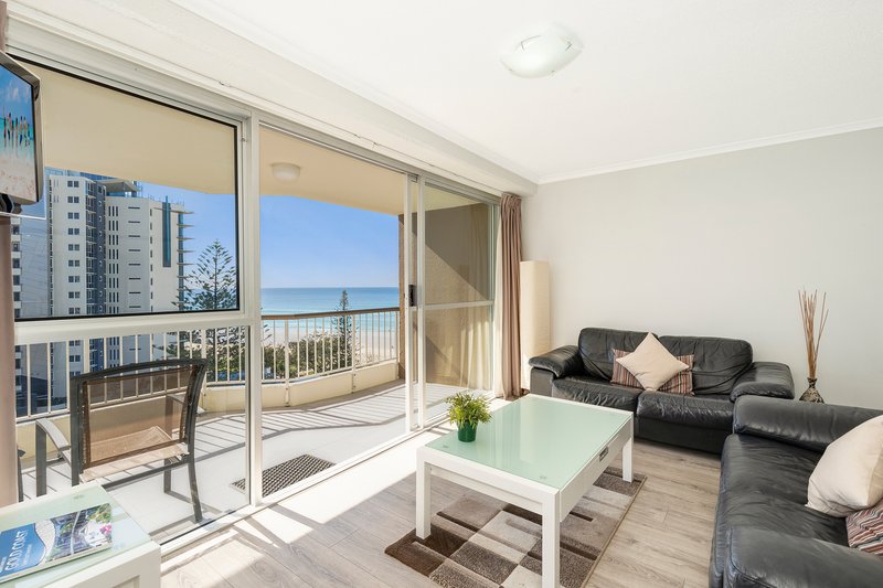 Photo - 903/10 Vista Street, Surfers Paradise QLD 4217 - Image 9