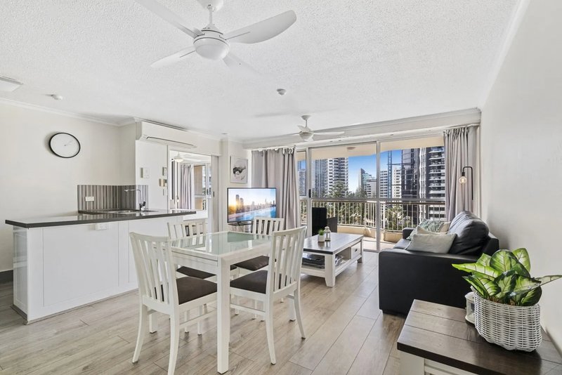 Photo - 903/10 Vista Street, Surfers Paradise QLD 4217 - Image 2
