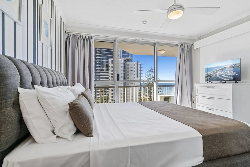 Photo - 903/10 Vista Street, Surfers Paradise QLD 4217 - Image 7