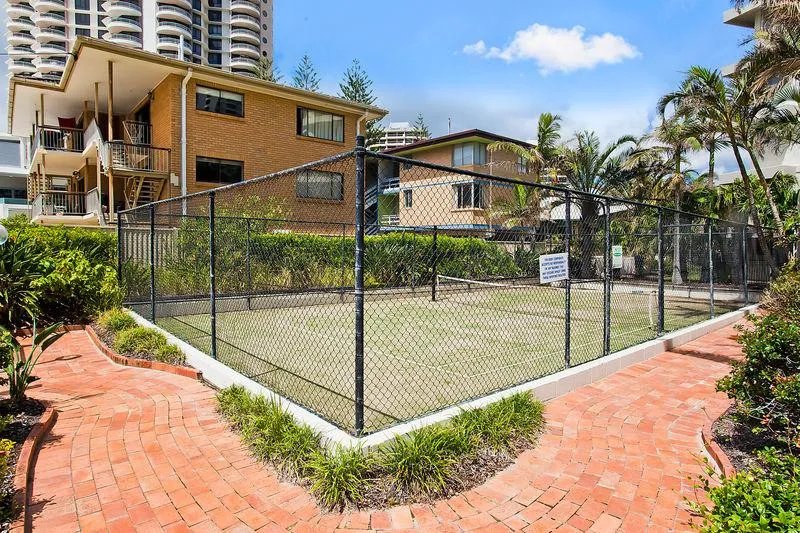 Photo - 903/10 Vista Street, Surfers Paradise QLD 4217 - Image 9