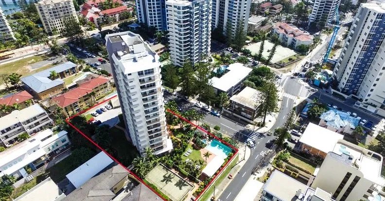Photo - 903/10 Vista Street, Surfers Paradise QLD 4217 - Image 11