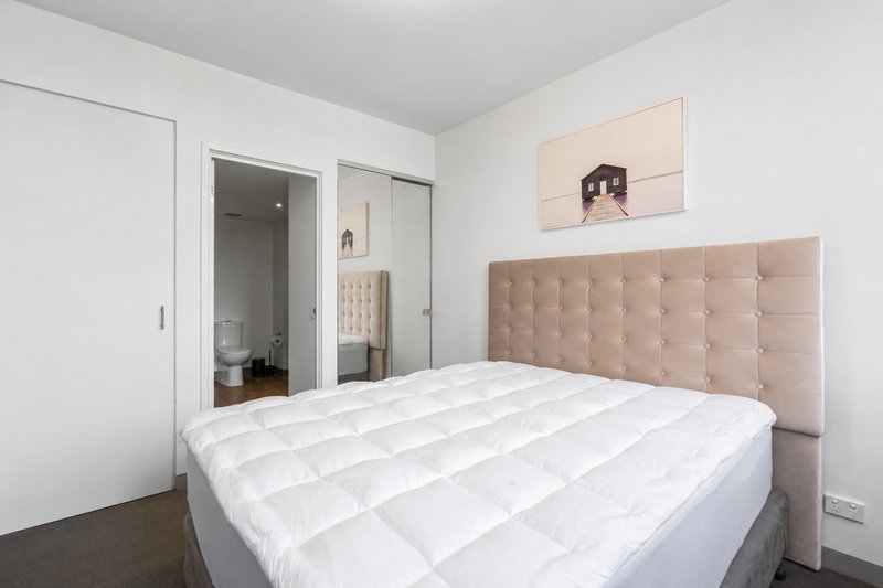 Photo - 903/109 Clarendon Street, Southbank VIC 3006 - Image 7