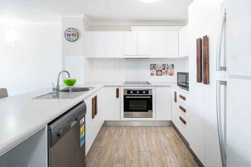 Photo - 903/3 Orchid Avenue, Surfers Paradise QLD 4217 - Image 5