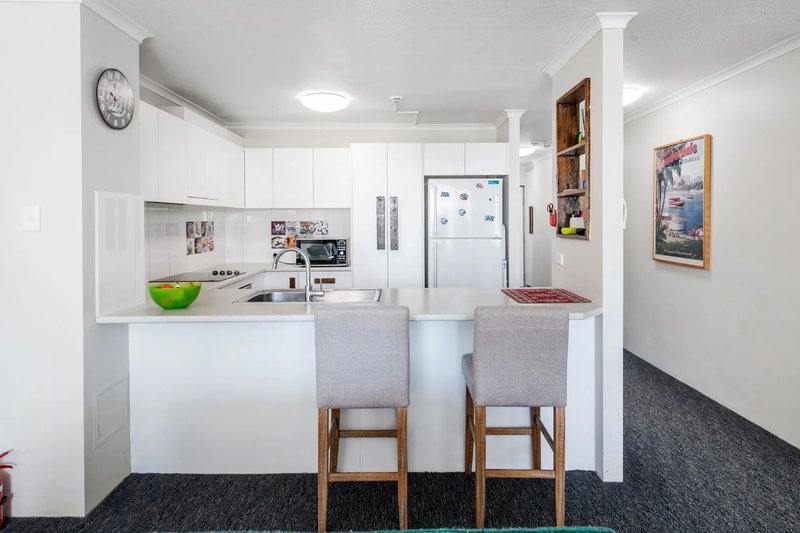 Photo - 903/3 Orchid Avenue, Surfers Paradise QLD 4217 - Image 6