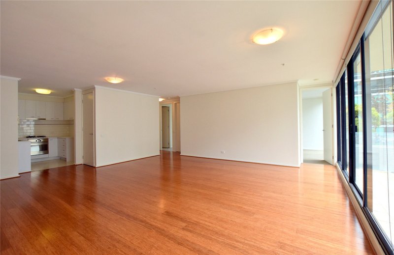 Photo - 903/38 Bank Street, South Melbourne VIC 3205 - Image 2