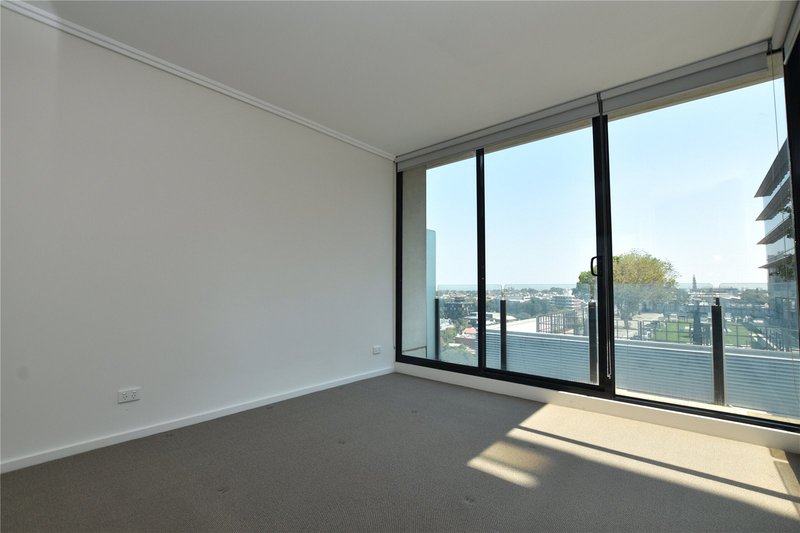 Photo - 903/38 Bank Street, South Melbourne VIC 3205 - Image 4