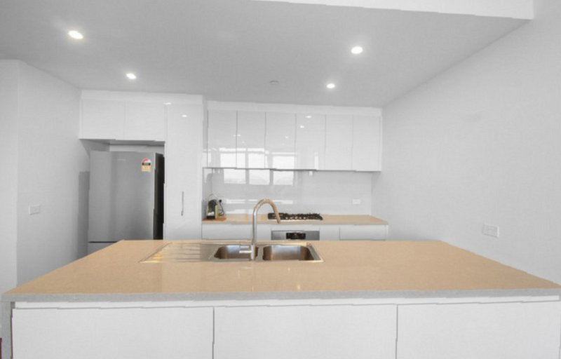 Photo - 904/10 Regent Street, Wollongong NSW 2500 - Image 3