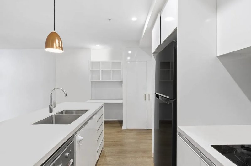 Photo - 904/139 Scarborough Street, Southport QLD 4215 - Image 3