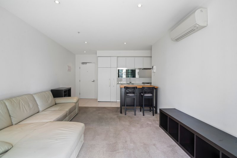 Photo - 904/50 Haig Street, Southbank VIC 3006 - Image 5