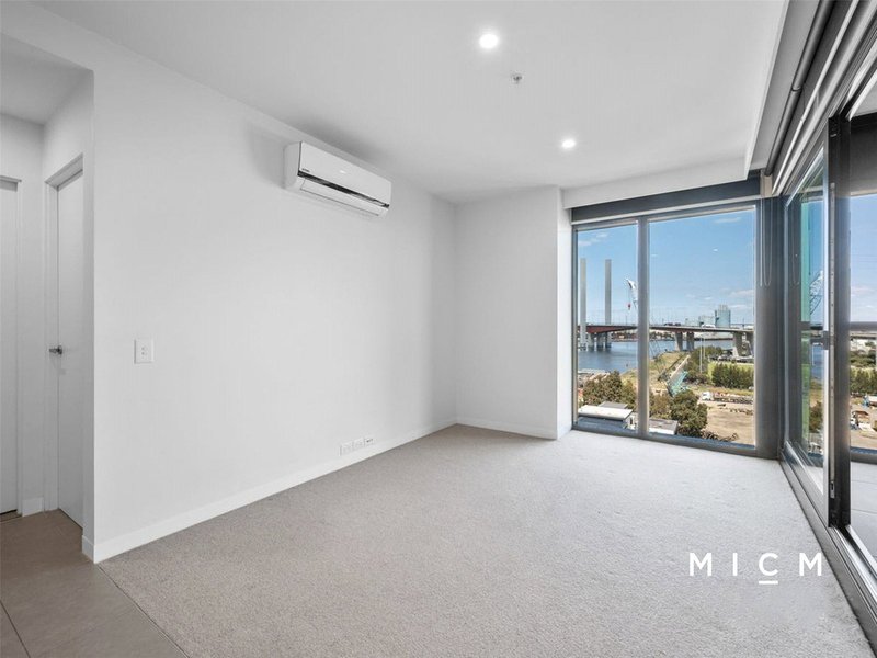 Photo - 904/8 Pearl River Road, Docklands VIC 3008 - Image 2