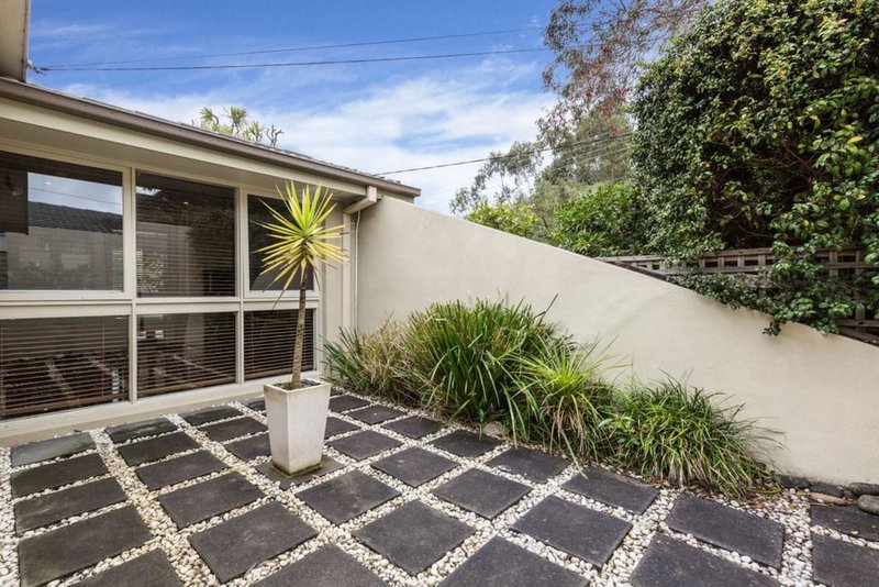 Photo - 905 High Street Road, Glen Waverley VIC 3150 - Image 9