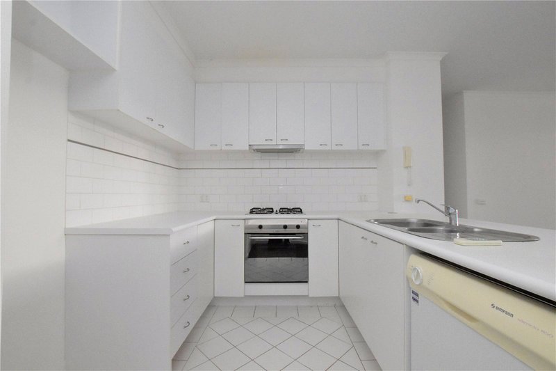 Photo - 905/148 Wells Street, South Melbourne VIC 3205 - Image 4