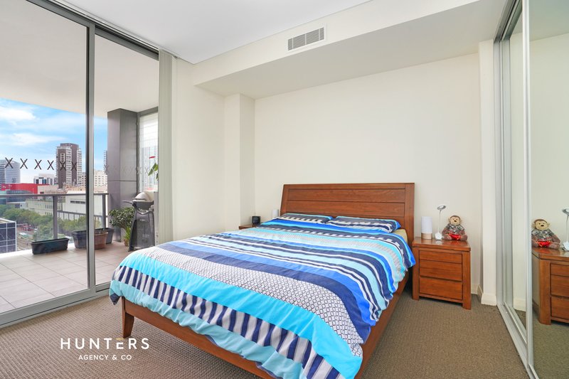 Photo - 905/29 Hunter Street, Parramatta NSW 2150 - Image 4