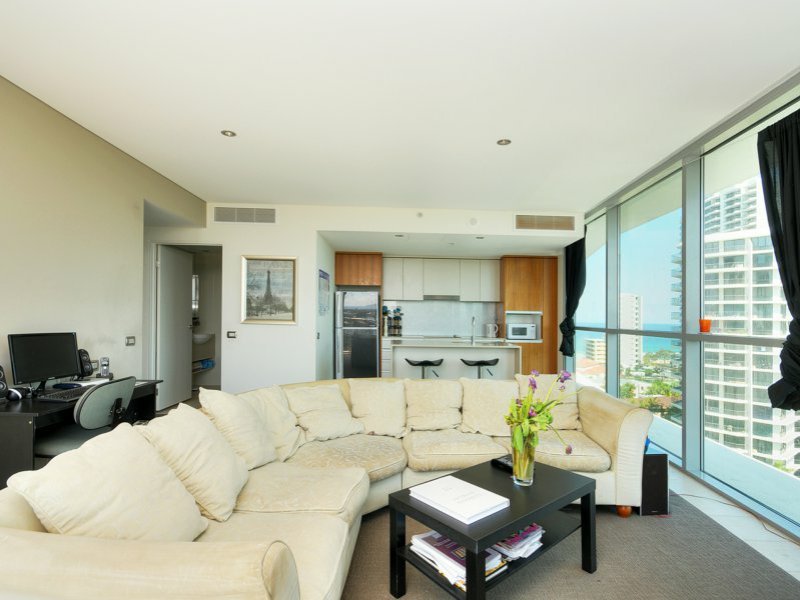 Photo - 905/3018 Surfers Paradise Boulevard, Surfers Paradise QLD 4217 - Image 4