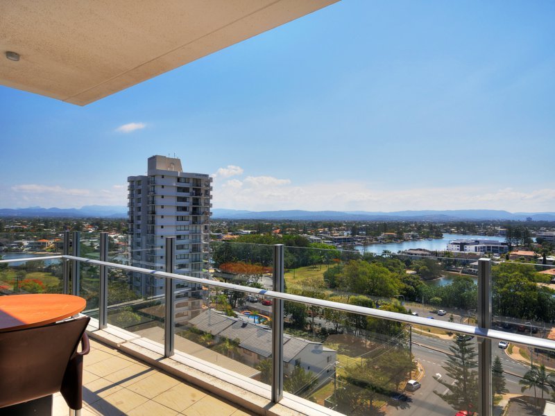 Photo - 905/3018 Surfers Paradise Boulevard, Surfers Paradise QLD 4217 - Image 4