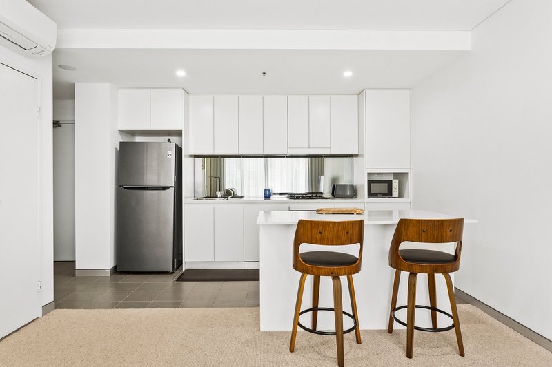 Photo - 905/41 Crown Street, Wollongong NSW 2500 - Image 2