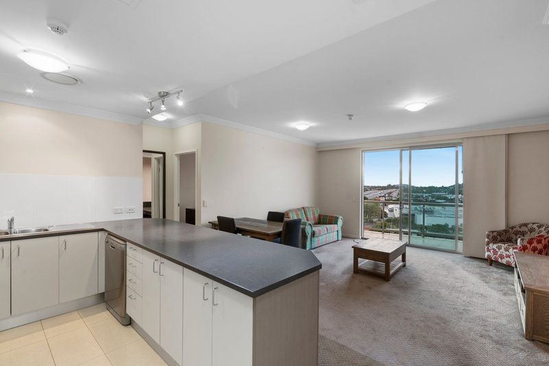 Photo - 906/14-16 Carol Avenue, Springwood QLD 4127 - Image 2