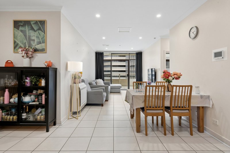 Photo - 906/39 Grenfell Street, Adelaide SA 5000 - Image 1