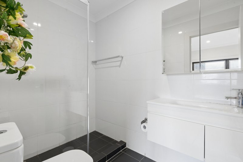 Photo - 906/39 Grenfell Street, Adelaide SA 5000 - Image 4