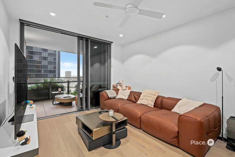 Photo - 906/8 Margaret Street, Brisbane City QLD 4000 - Image 5