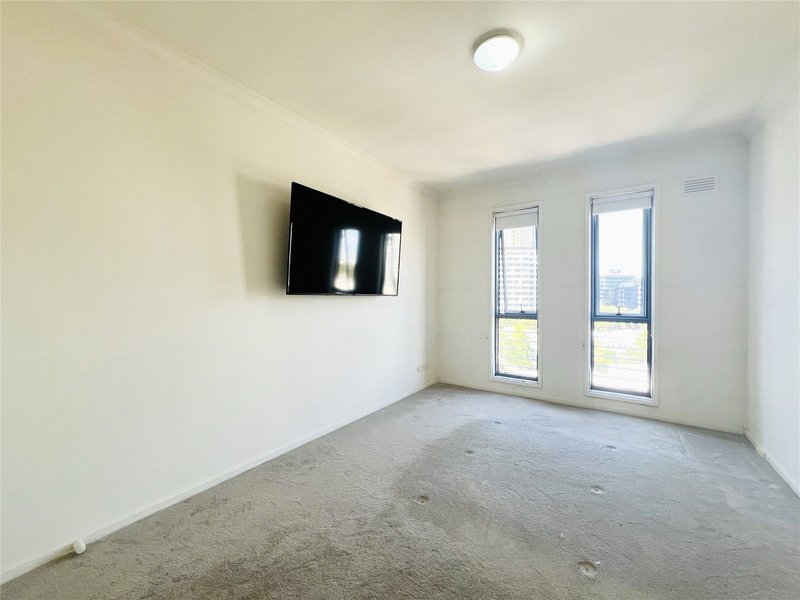 Photo - 907/102 Wells Street, Southbank VIC 3006 - Image 6
