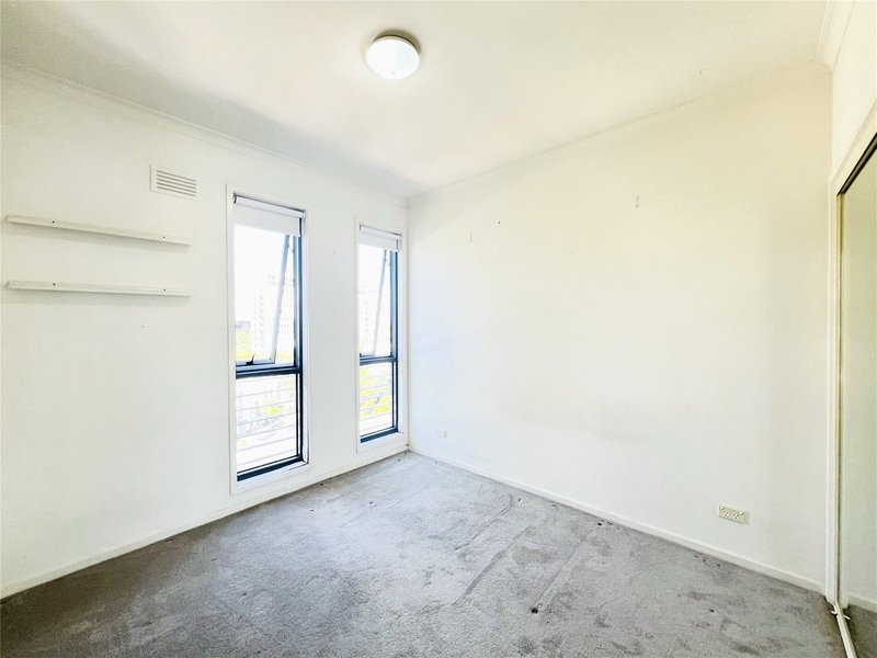 Photo - 907/102 Wells Street, Southbank VIC 3006 - Image 7