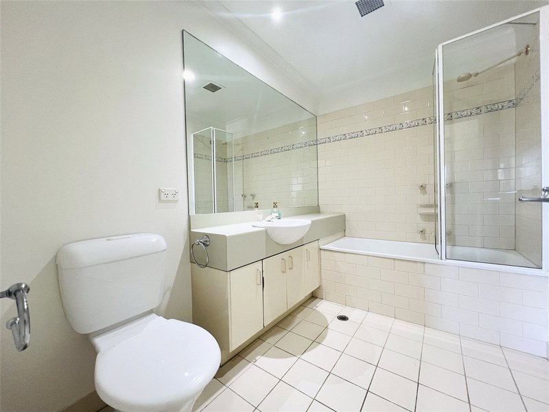 Photo - 907/102 Wells Street, Southbank VIC 3006 - Image 8