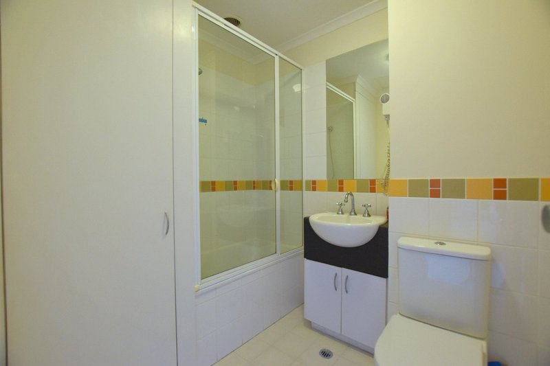 Photo - 907/238 Flinders Street, Melbourne VIC 3000 - Image 7