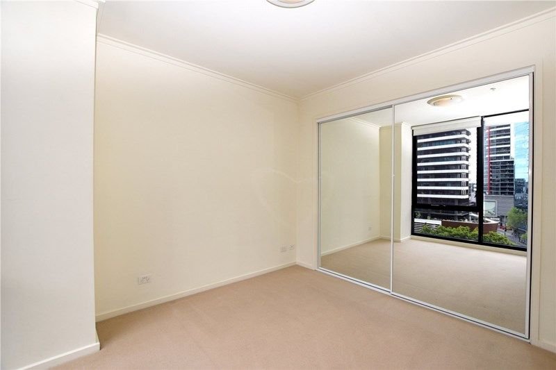 Photo - 907/63 Whiteman Street, Southbank VIC 3006 - Image 3