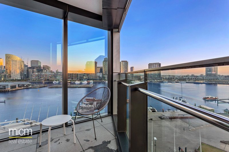 Photo - 908/15 Doepel Way, Docklands VIC 3008 - Image 2