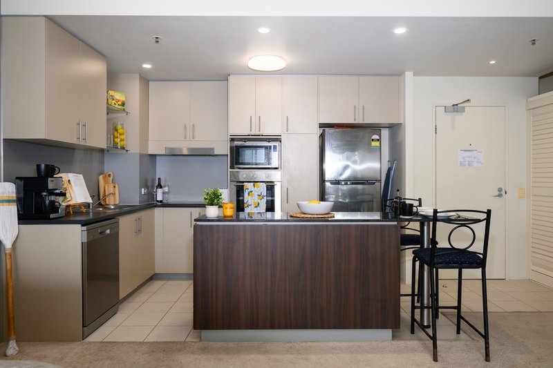 Photo - 908/360 Marine Parade, Labrador QLD 4215 - Image 10