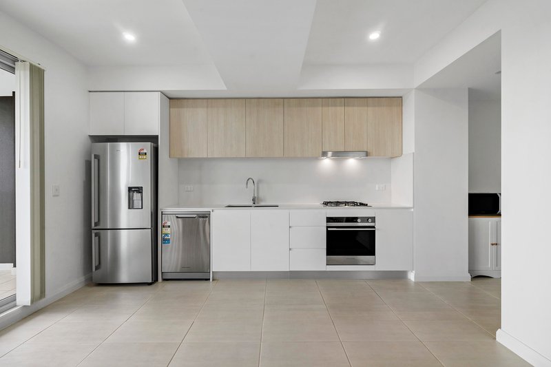 Photo - 908/5 Second Avenue, Blacktown NSW 2148 - Image 4