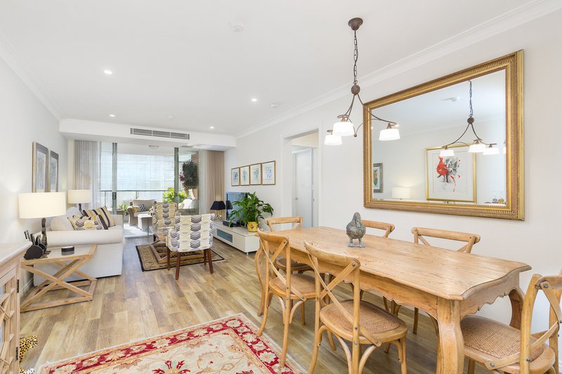 Photo - 908/8 Spring Street, Bondi Junction NSW 2022 - Image 2