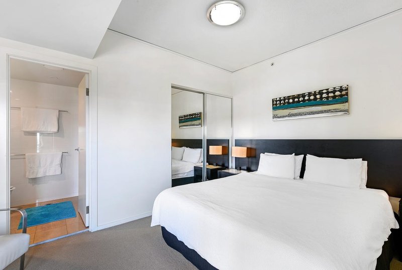 Photo - 909/22 Surf Parade, Broadbeach QLD 4218 - Image 5