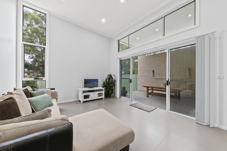 Photo - 90a Centenary Road, South Wentworthville NSW 2145 - Image 3