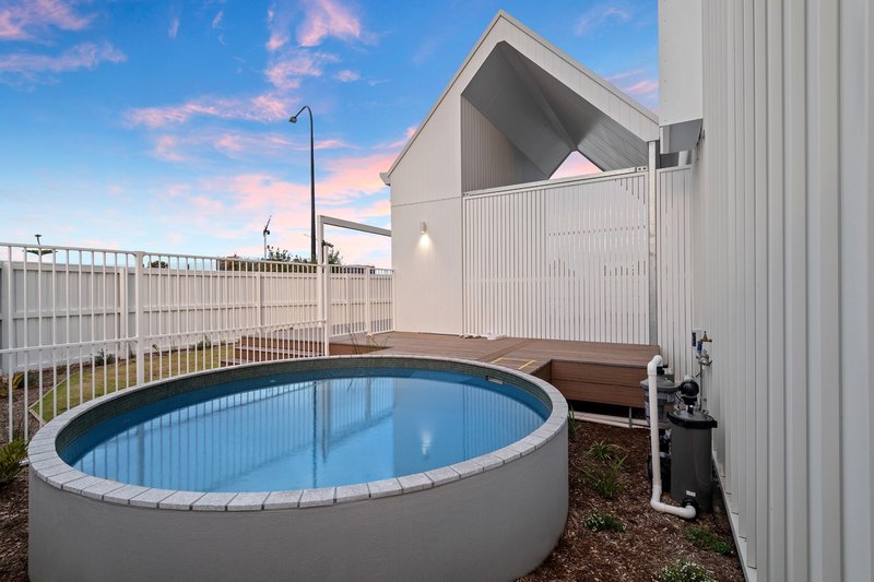 Photo - 9/1 Affinity Place, Birtinya QLD 4575 - Image 12